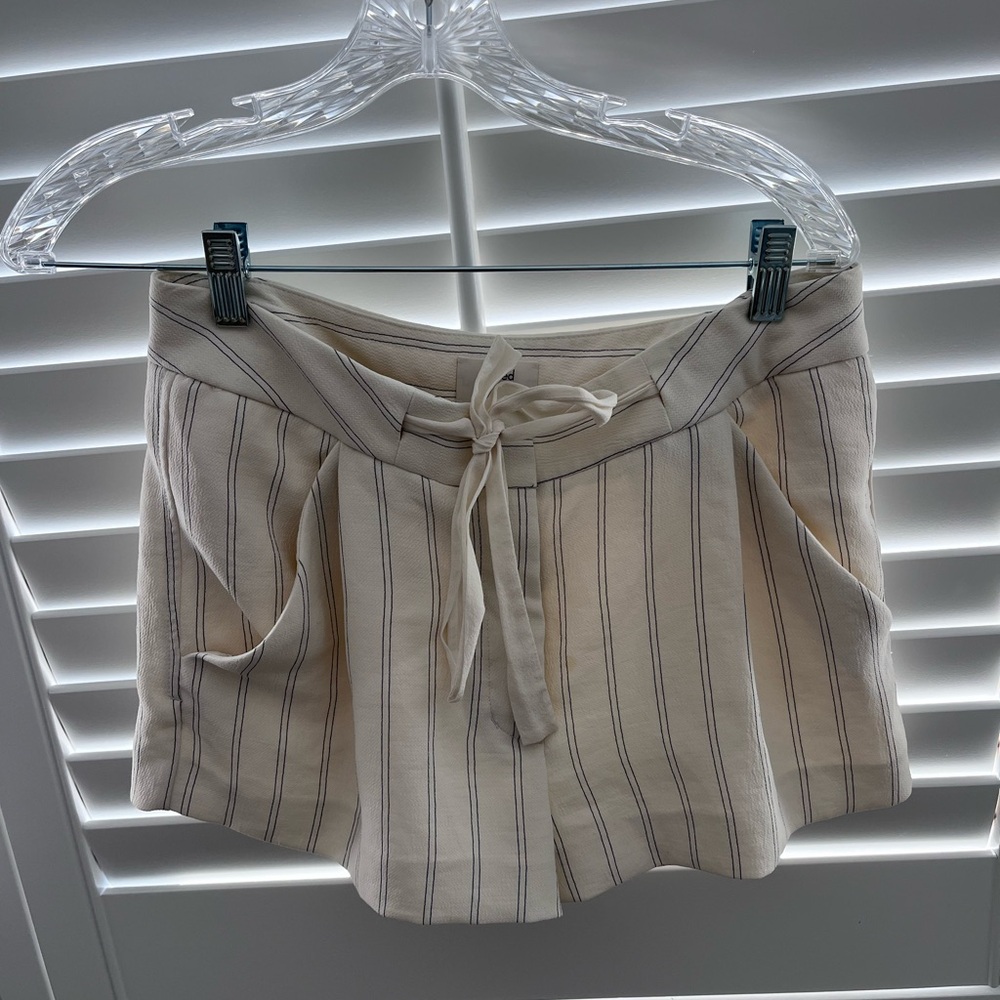 Aritizia shorts